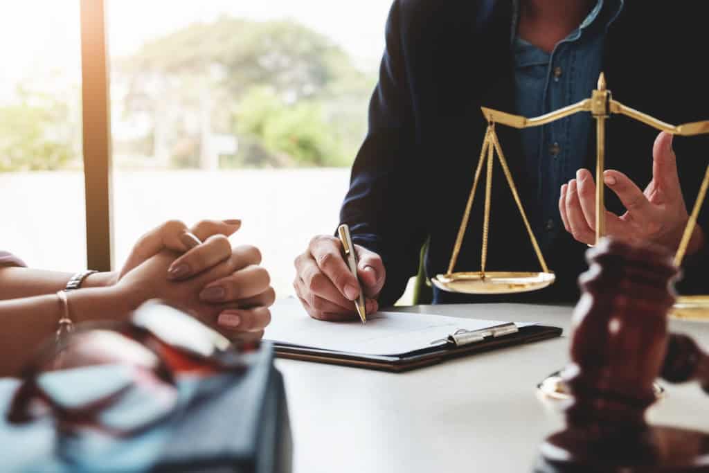 Court Applications vs. Mediation: A Less Stressful Path with EH Mediation Slough